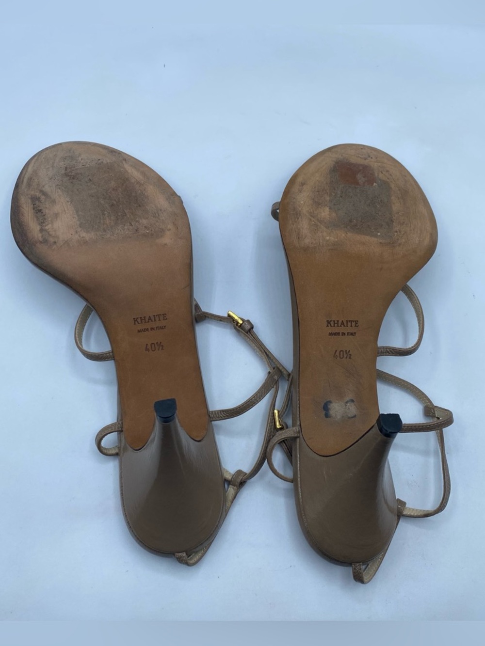 KHAITE Jones T-Strap Heel Sandals in Tan Leather - Picture 12 of 13